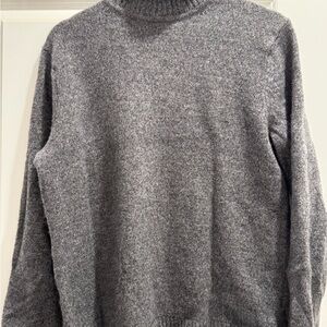 Banana Republic | ITALIAN TURTLENECK SWEATER | M | Worn 2x